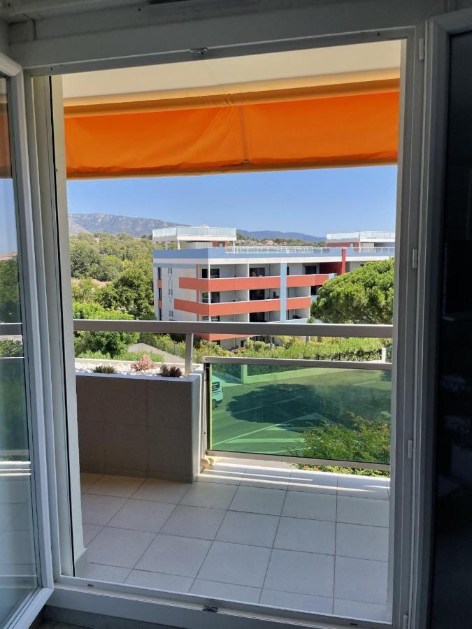 Bormes-Les-Mimosas - Appart 25M2 Avec Balcon - 4P Екстериор снимка
