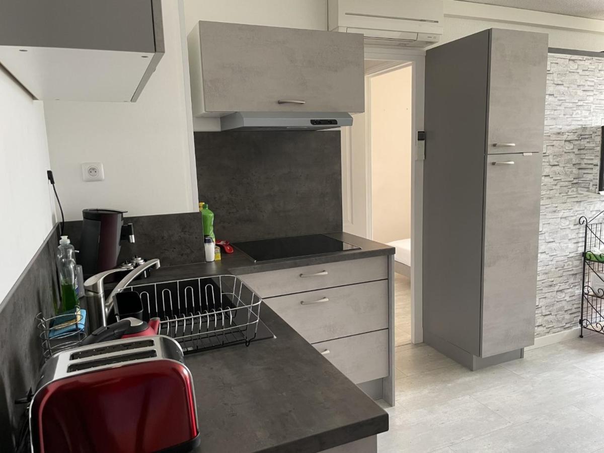 Bormes-Les-Mimosas - Appart 25M2 Avec Balcon - 4P Екстериор снимка