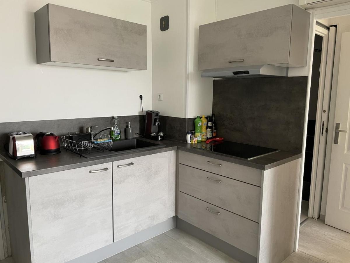 Bormes-Les-Mimosas - Appart 25M2 Avec Balcon - 4P Екстериор снимка